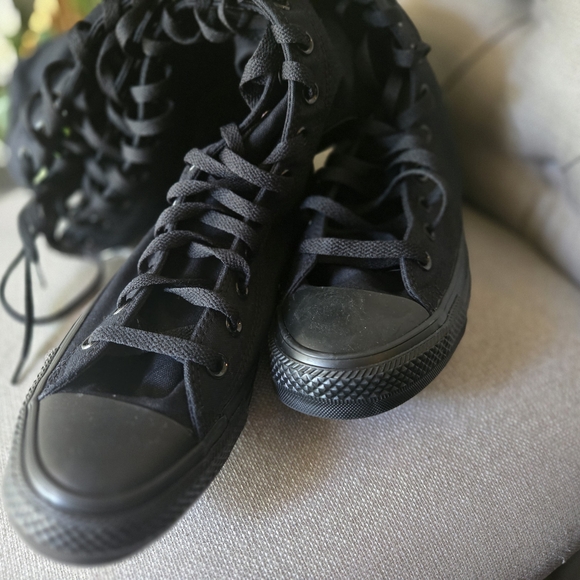 NWOT Converse Black Knee-High Lace-Up Sneakers - Size Womens 10 - Picture 6 of 8